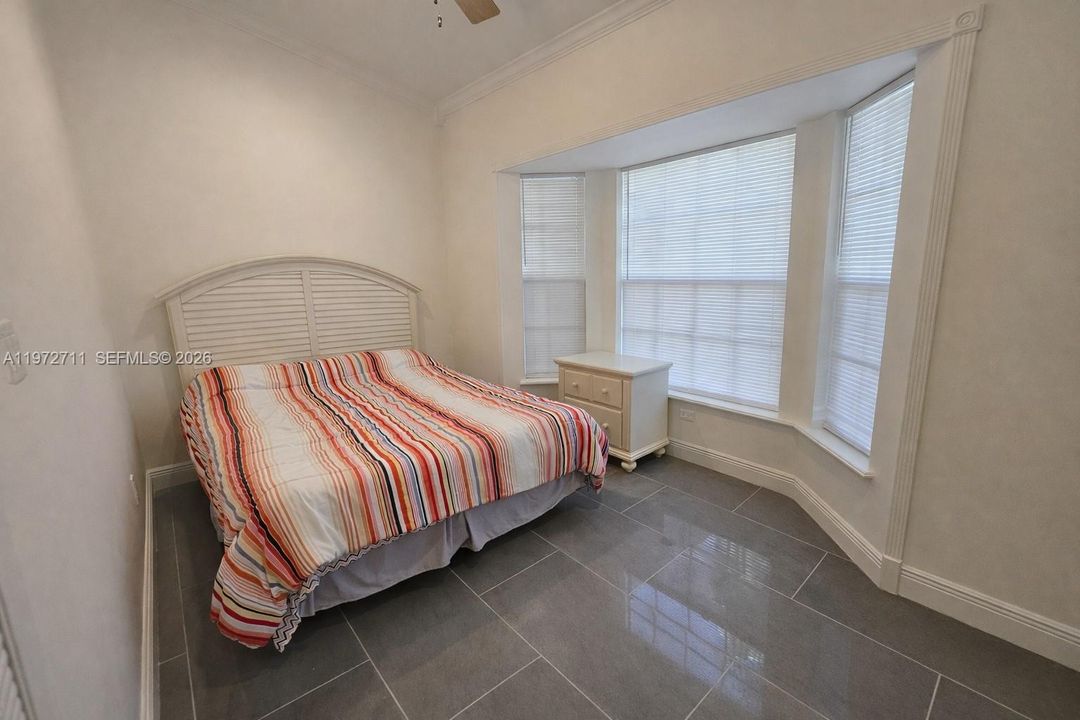 For Rent: $2,300 (3 beds, 2 baths, 1767 Square Feet)