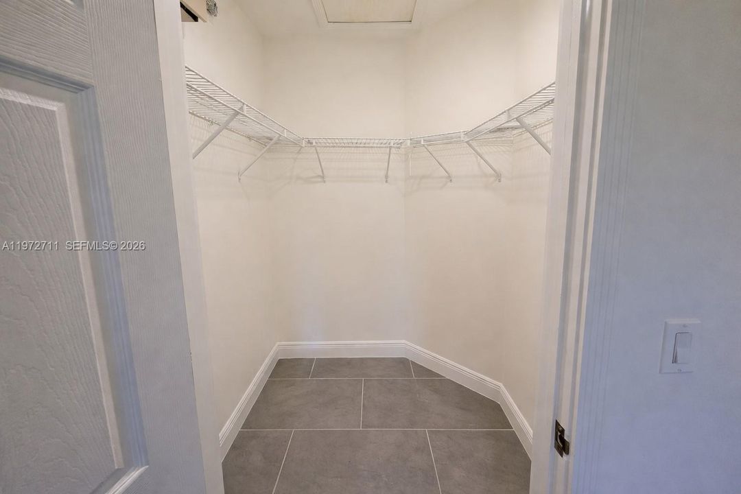 For Rent: $2,300 (3 beds, 2 baths, 1767 Square Feet)