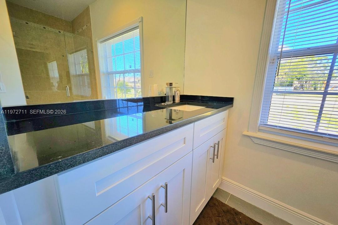 For Rent: $2,300 (3 beds, 2 baths, 1767 Square Feet)