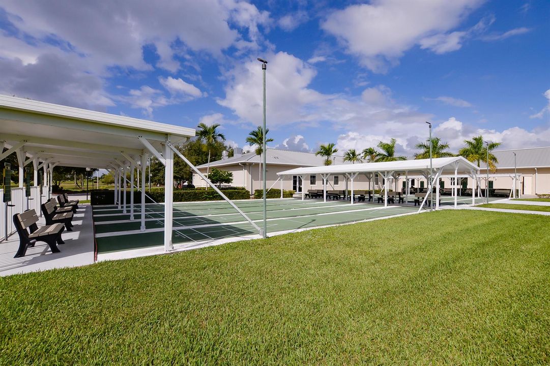 Savanna Club (17)