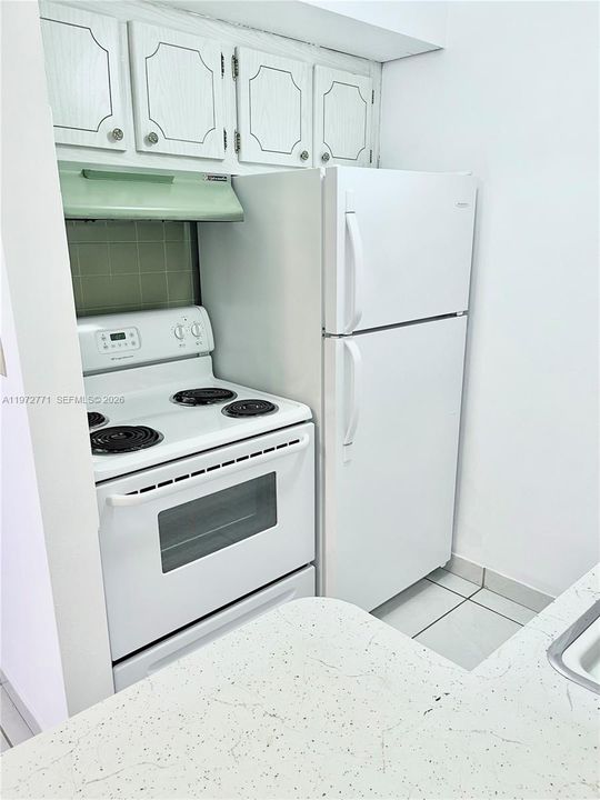 待售: $129,999 (2 贝兹, 1 浴室, 650 平方英尺)