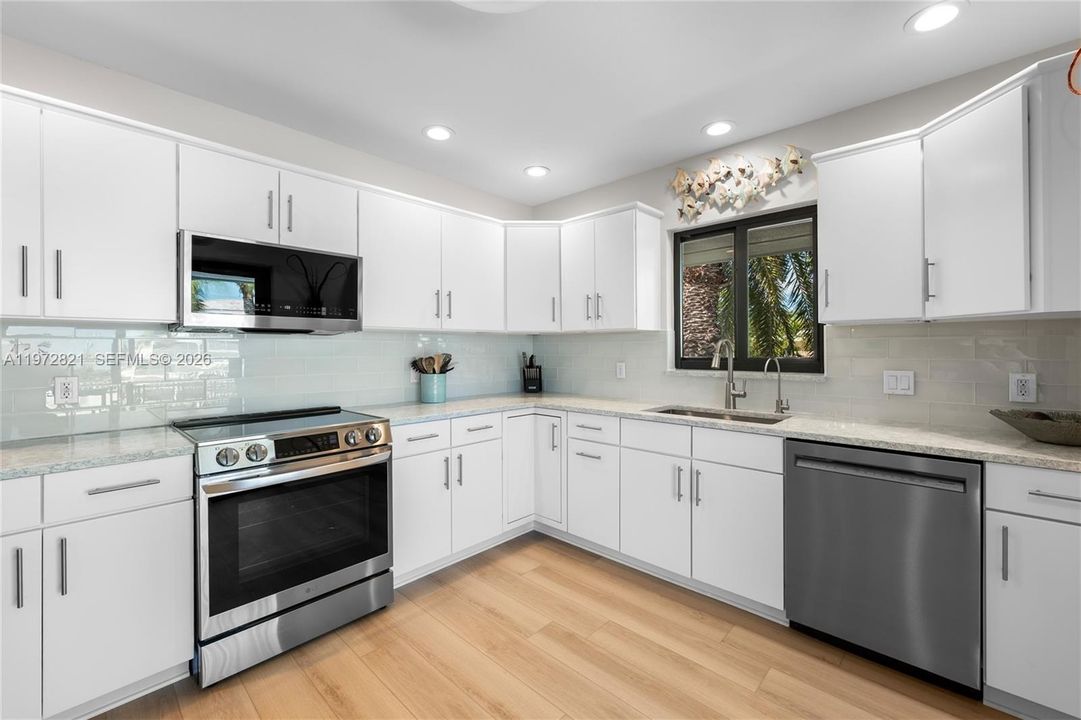 Vendido Recientemente: $2,350,000 (2 camas, 2 baños, 1584 Pies cuadrados)