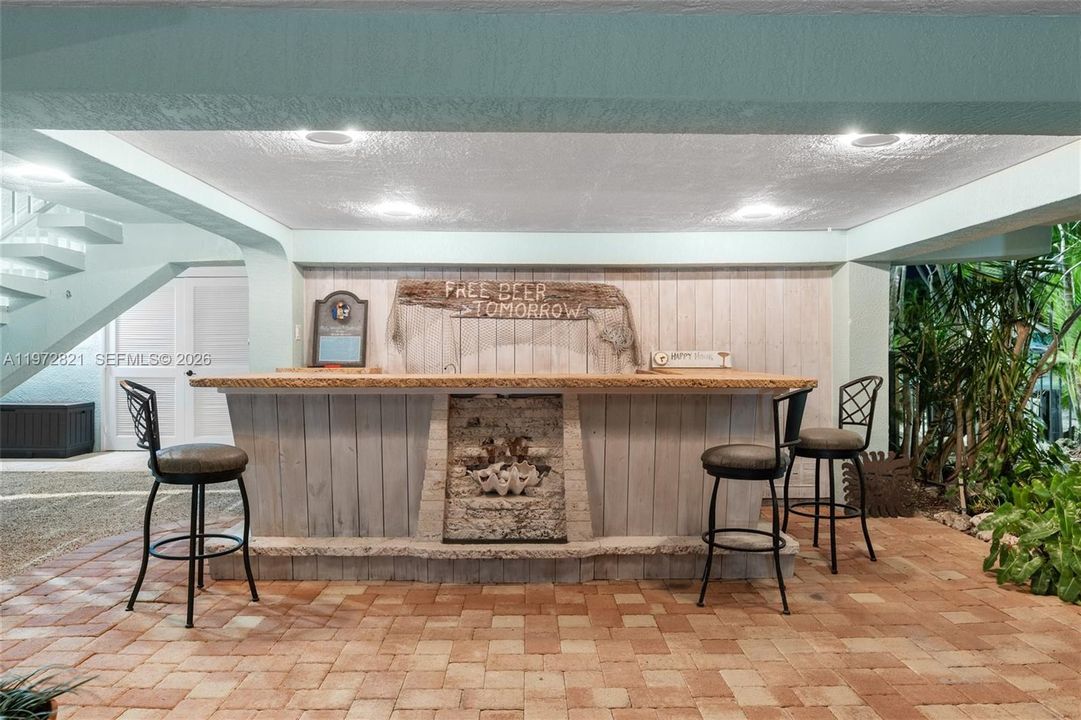 Vendido Recientemente: $2,350,000 (2 camas, 2 baños, 1584 Pies cuadrados)