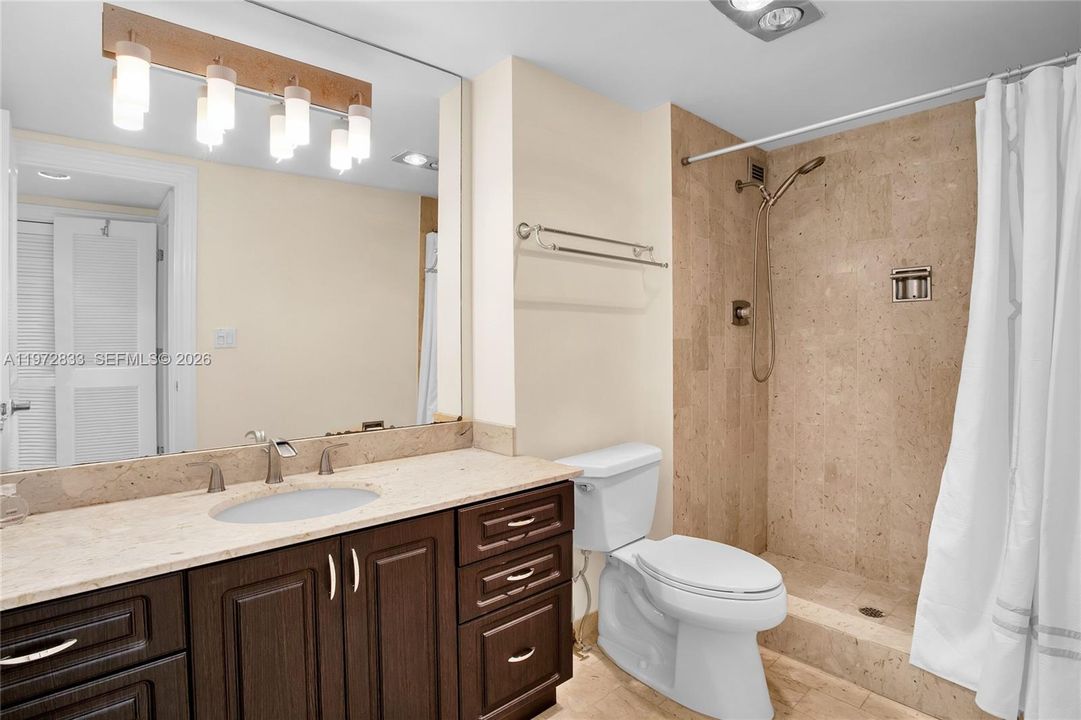 На продажу: $299,000 (2 спален, 3 ванн, 1950 Квадратных фут)