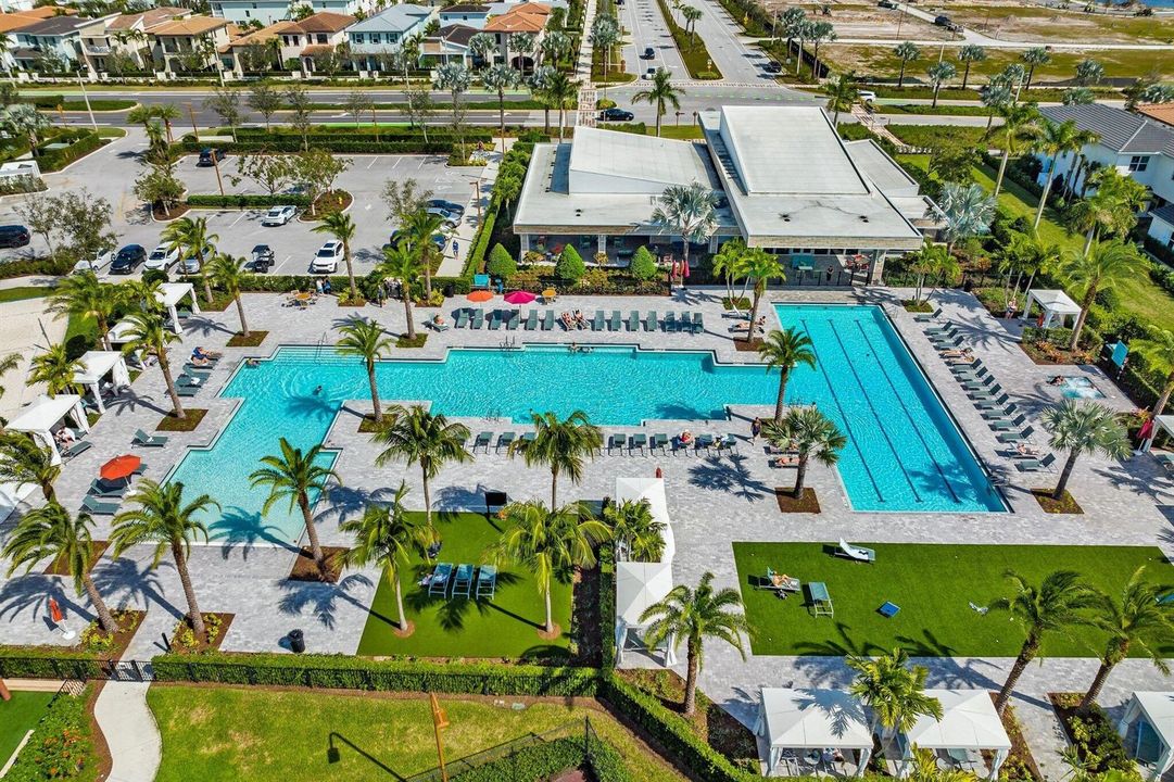 Grand Clubhouse + Pool