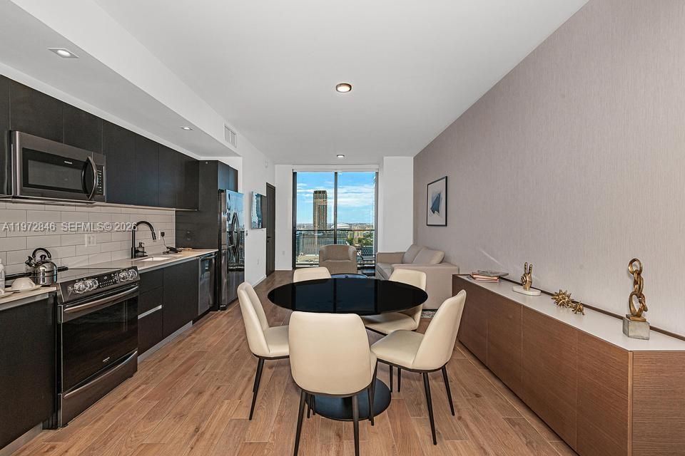 En Venta: $1,600,000 (3 camas, 3 baños, 1135 Pies cuadrados)