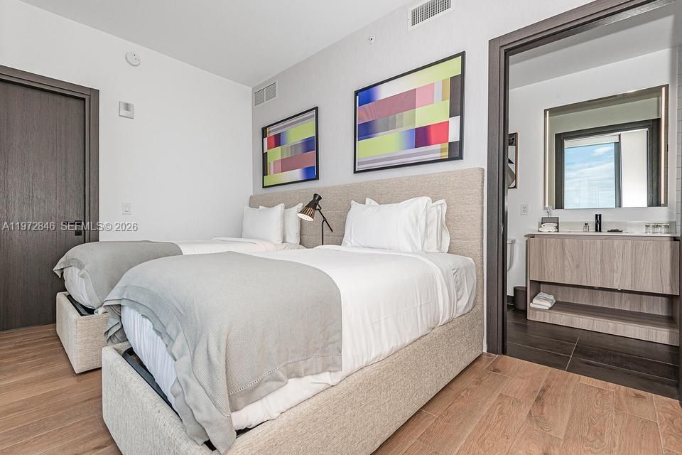 En Venta: $1,600,000 (3 camas, 3 baños, 1135 Pies cuadrados)
