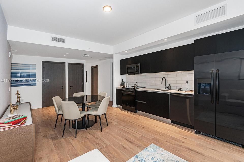 En Venta: $1,600,000 (3 camas, 3 baños, 1135 Pies cuadrados)