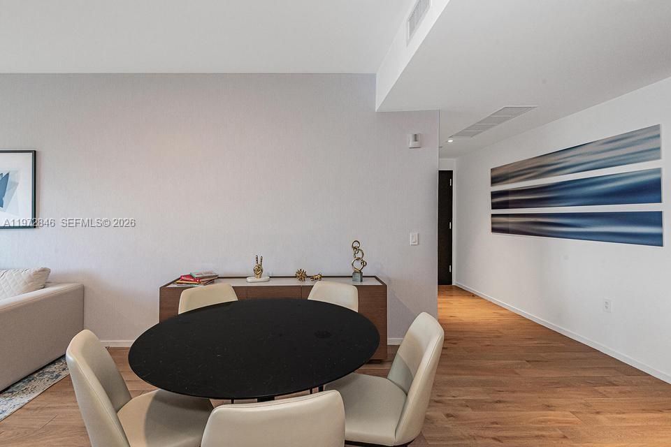 En Venta: $1,600,000 (3 camas, 3 baños, 1135 Pies cuadrados)