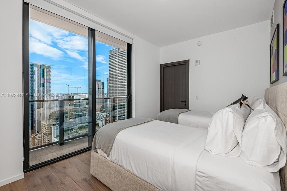 En Venta: $1,600,000 (3 camas, 3 baños, 1135 Pies cuadrados)