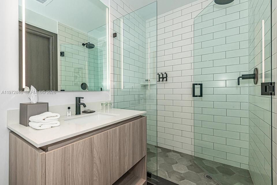 En Venta: $1,600,000 (3 camas, 3 baños, 1135 Pies cuadrados)