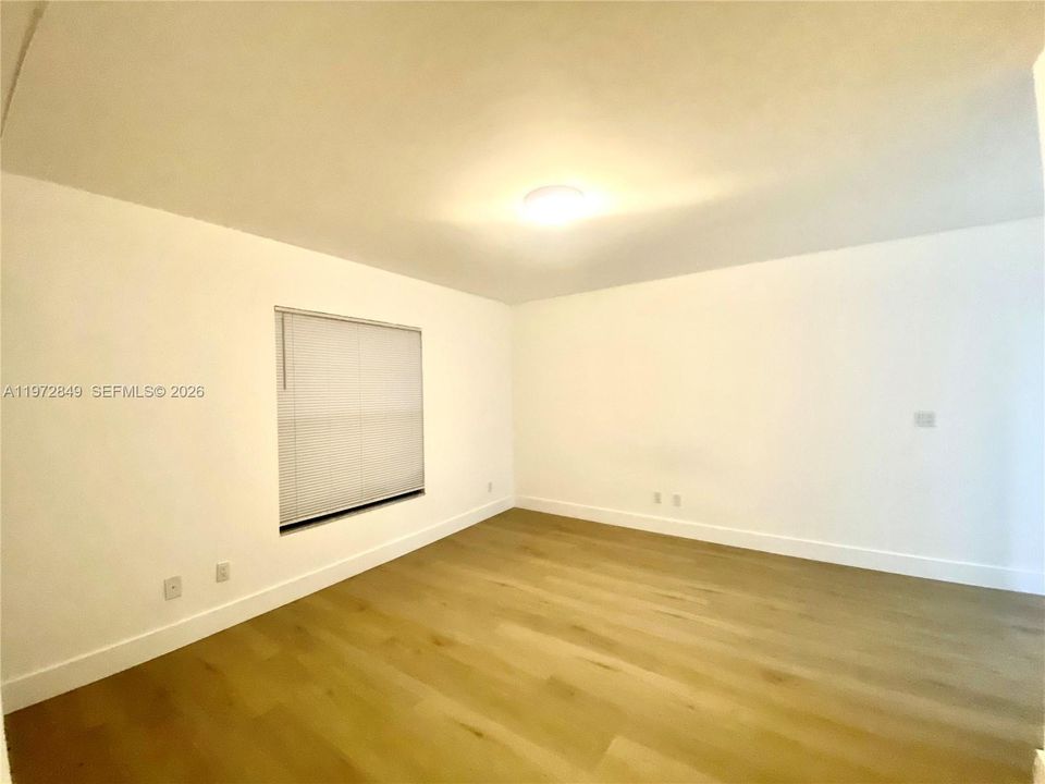 На продажу: $280,000 (2 спален, 2 ванн, 1132 Квадратных фут)