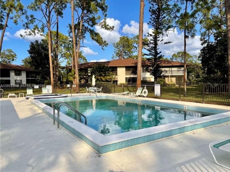 На продажу: $280,000 (2 спален, 2 ванн, 1132 Квадратных фут)