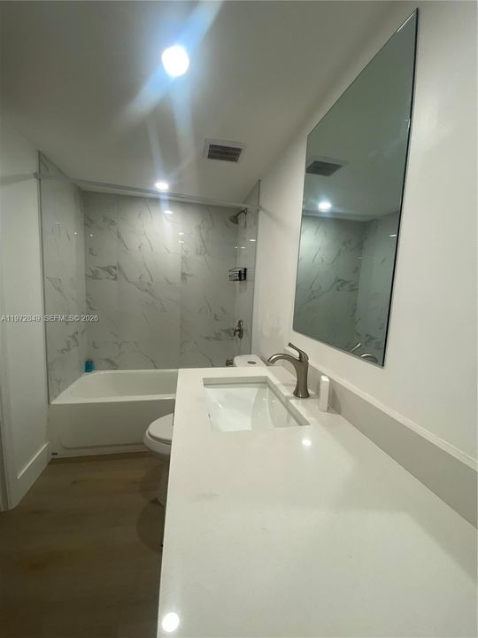 На продажу: $280,000 (2 спален, 2 ванн, 1132 Квадратных фут)