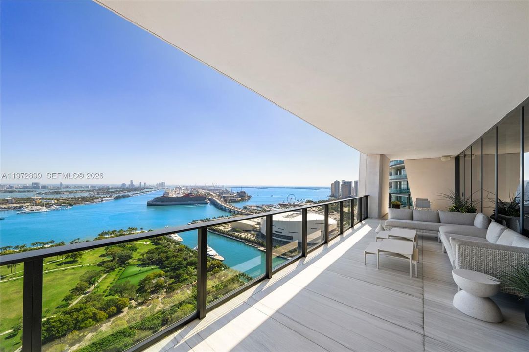 На продажу: $7,500,000 (4 спален, 5 ванн, 4600 Квадратных фут)