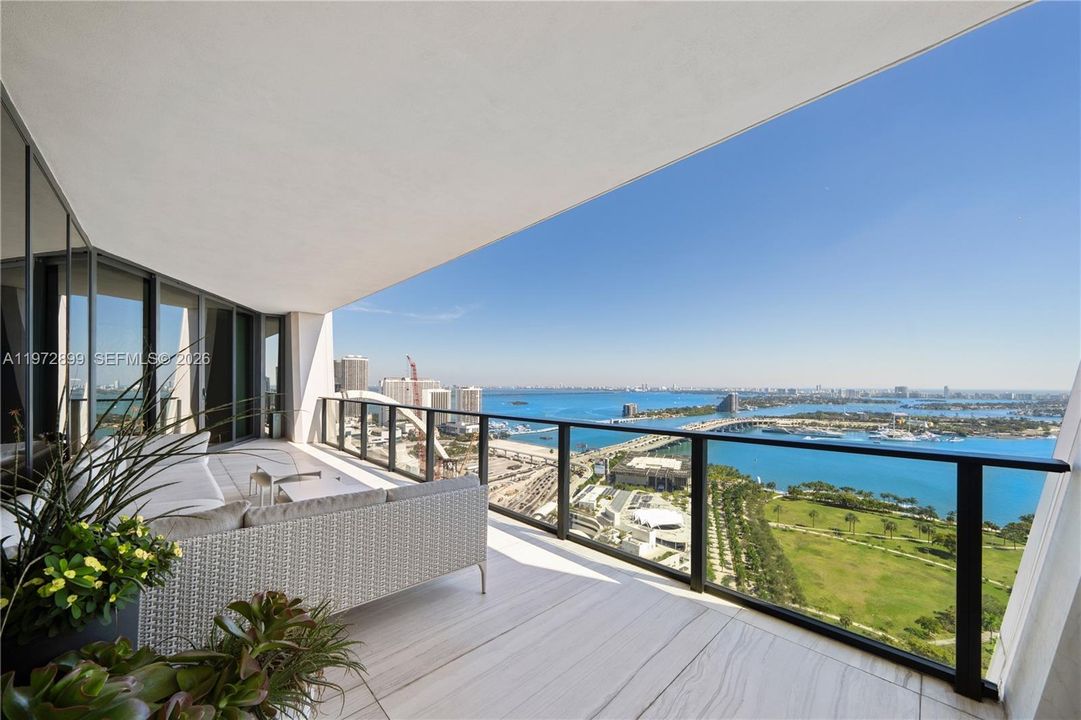 На продажу: $7,500,000 (4 спален, 5 ванн, 4600 Квадратных фут)