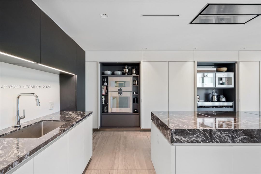 На продажу: $7,500,000 (4 спален, 5 ванн, 4600 Квадратных фут)