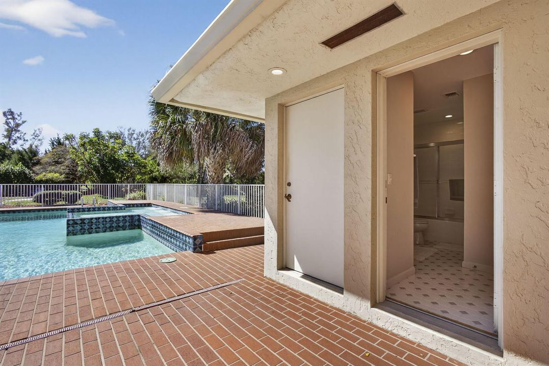 Guest Suite Cabana Bath