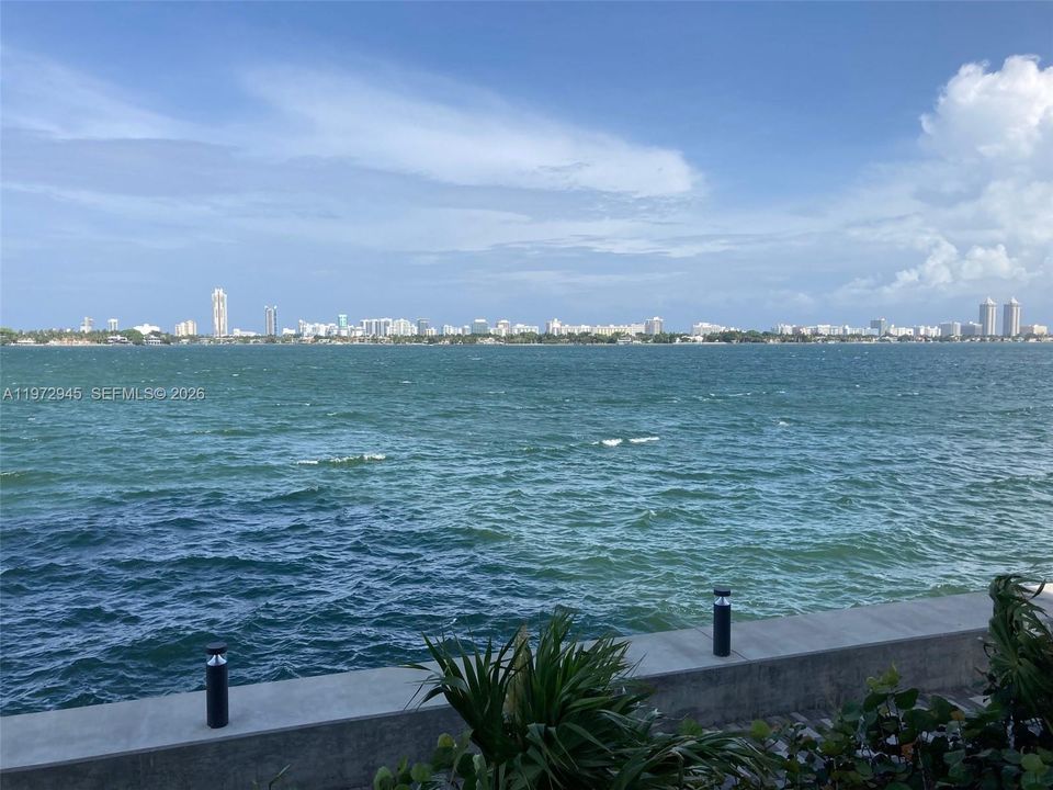 For Sale: $339,900 (2 beds, 1 baths, 1100 Square Feet)