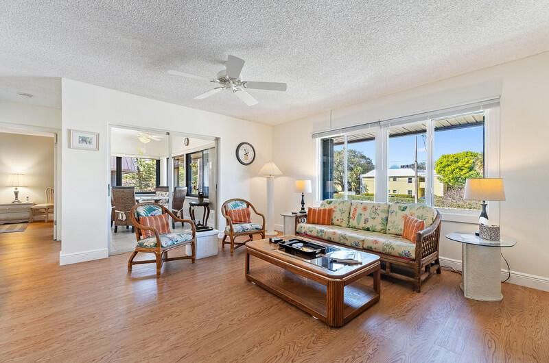 lanai and lvg room 7-205