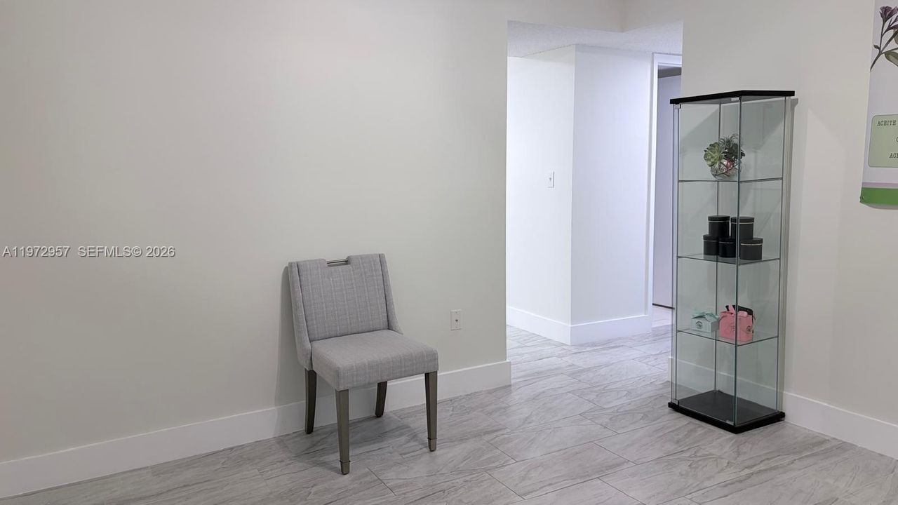 En Venta: $340,000 (2 camas, 2 baños, 760 Pies cuadrados)