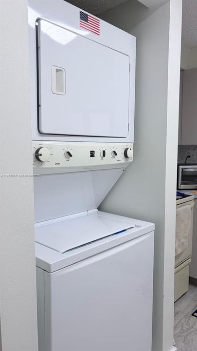 En Venta: $340,000 (2 camas, 2 baños, 760 Pies cuadrados)