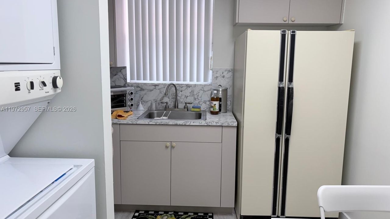 En Venta: $340,000 (2 camas, 2 baños, 760 Pies cuadrados)
