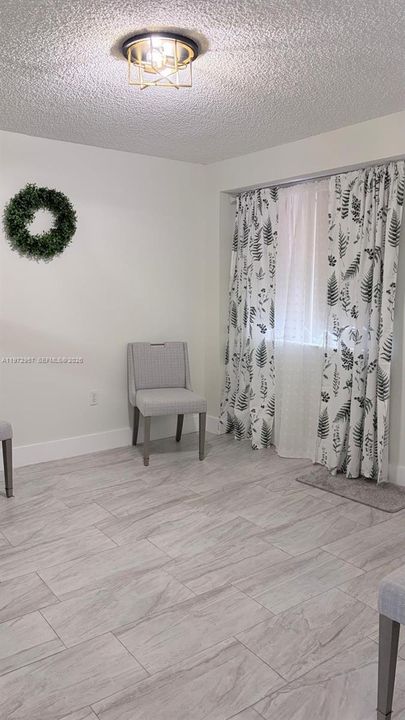 En Venta: $340,000 (2 camas, 2 baños, 760 Pies cuadrados)