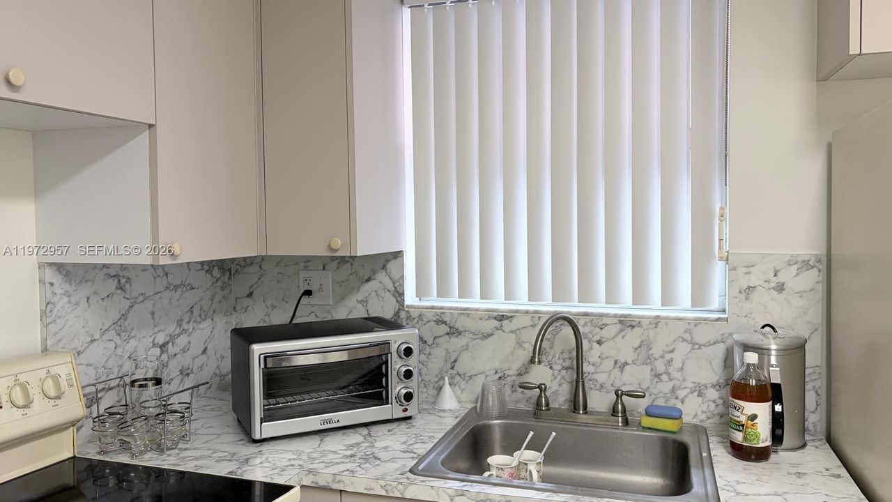 En Venta: $340,000 (2 camas, 2 baños, 760 Pies cuadrados)