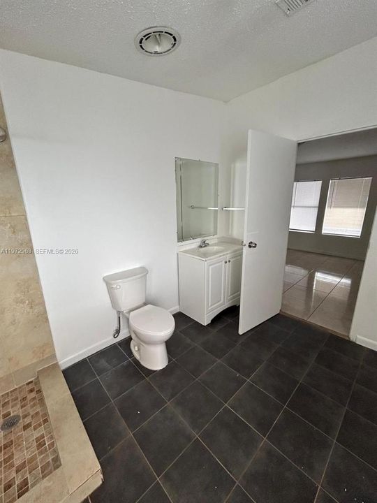 На продажу: $290,000 (3 спален, 2 ванн, 1170 Квадратных фут)