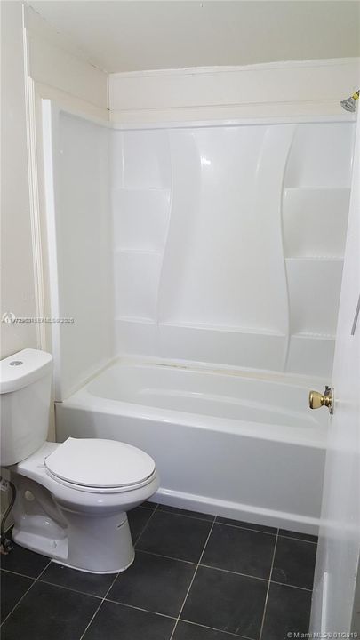 На продажу: $290,000 (3 спален, 2 ванн, 1170 Квадратных фут)