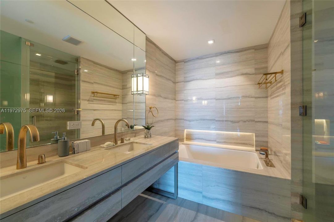 En Venta: $3,500,000 (2 camas, 2 baños, 1634 Pies cuadrados)