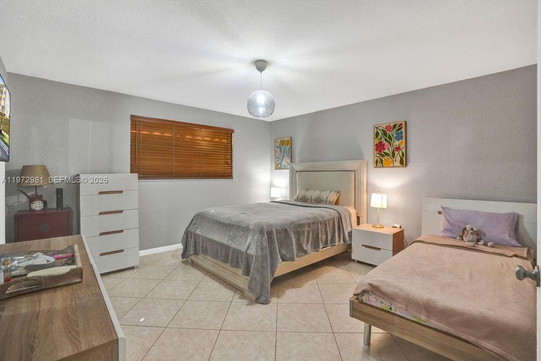 For Sale: $260,000 (2 beds, 2 baths, 1112 Square Feet)