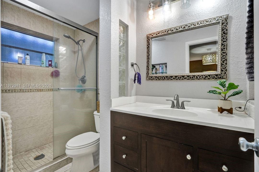 For Sale: $260,000 (2 beds, 2 baths, 1112 Square Feet)