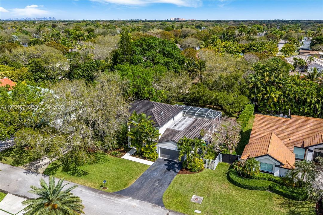 For Sale: $1,699,000 (5 beds, 3 baths, 3102 Square Feet)