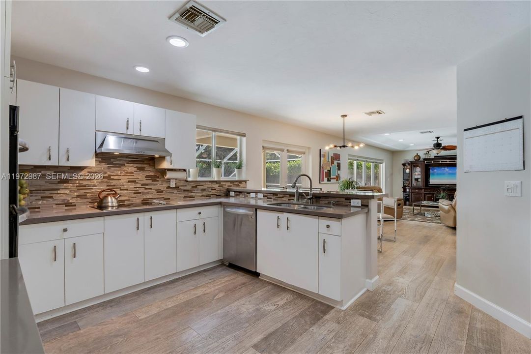 For Sale: $1,699,000 (5 beds, 3 baths, 3102 Square Feet)