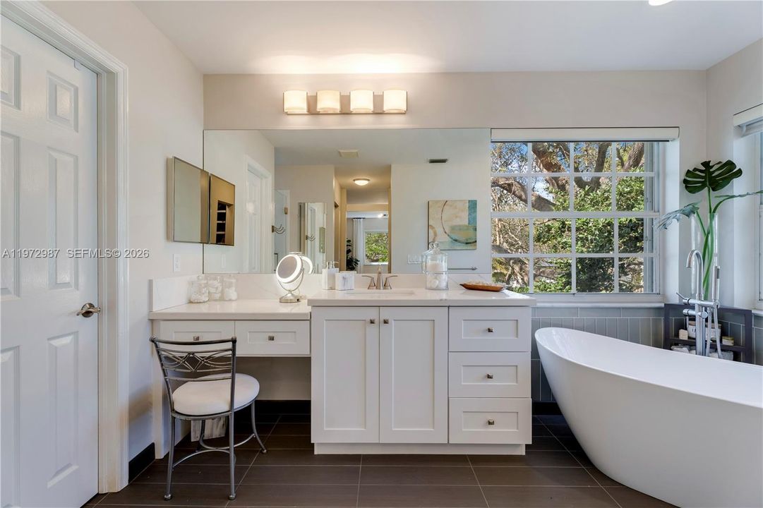 For Sale: $1,699,000 (5 beds, 3 baths, 3102 Square Feet)