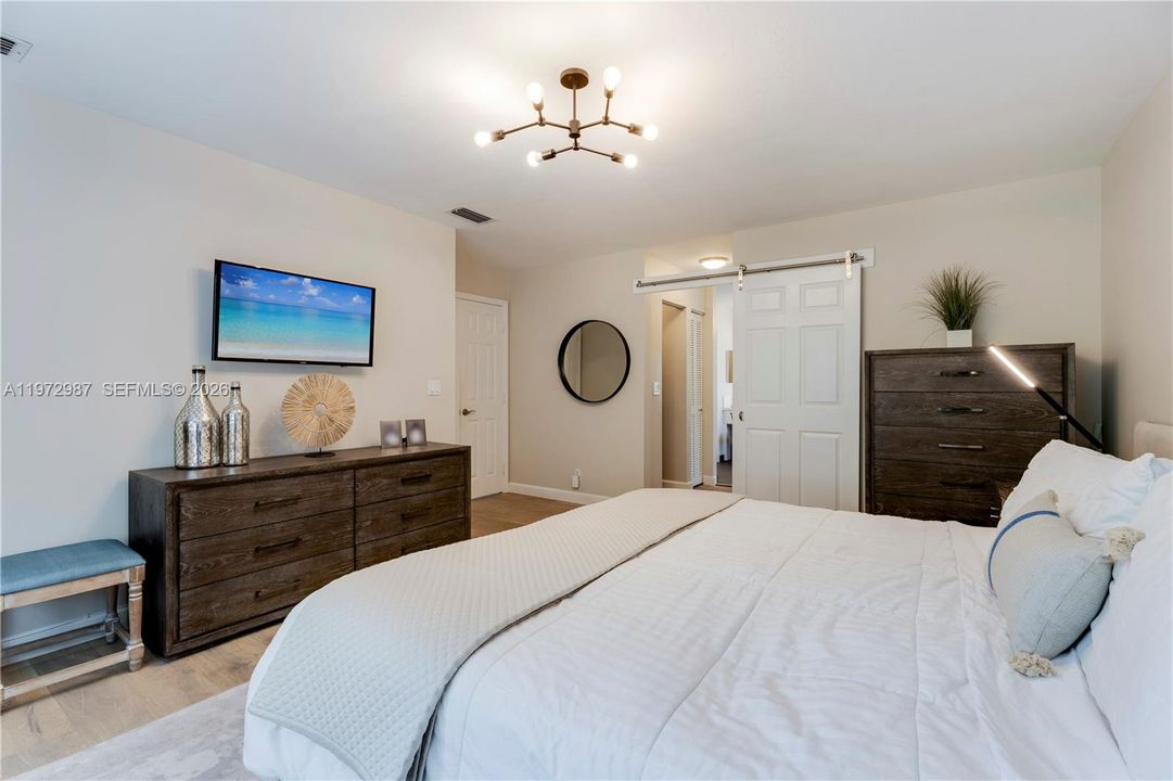 For Sale: $1,699,000 (5 beds, 3 baths, 3102 Square Feet)