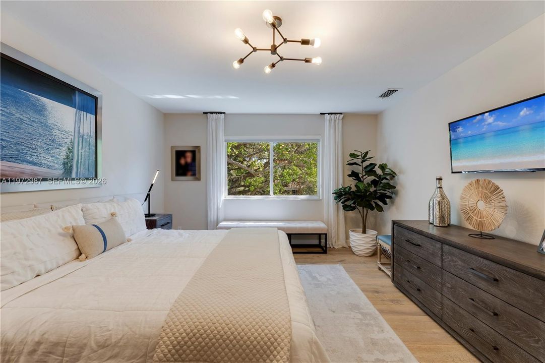 For Sale: $1,699,000 (5 beds, 3 baths, 3102 Square Feet)