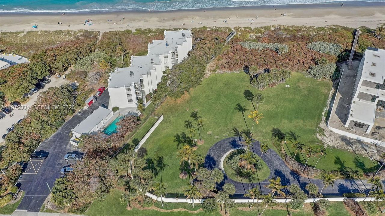 For Sale: $3,500,000 (0.95 acres)