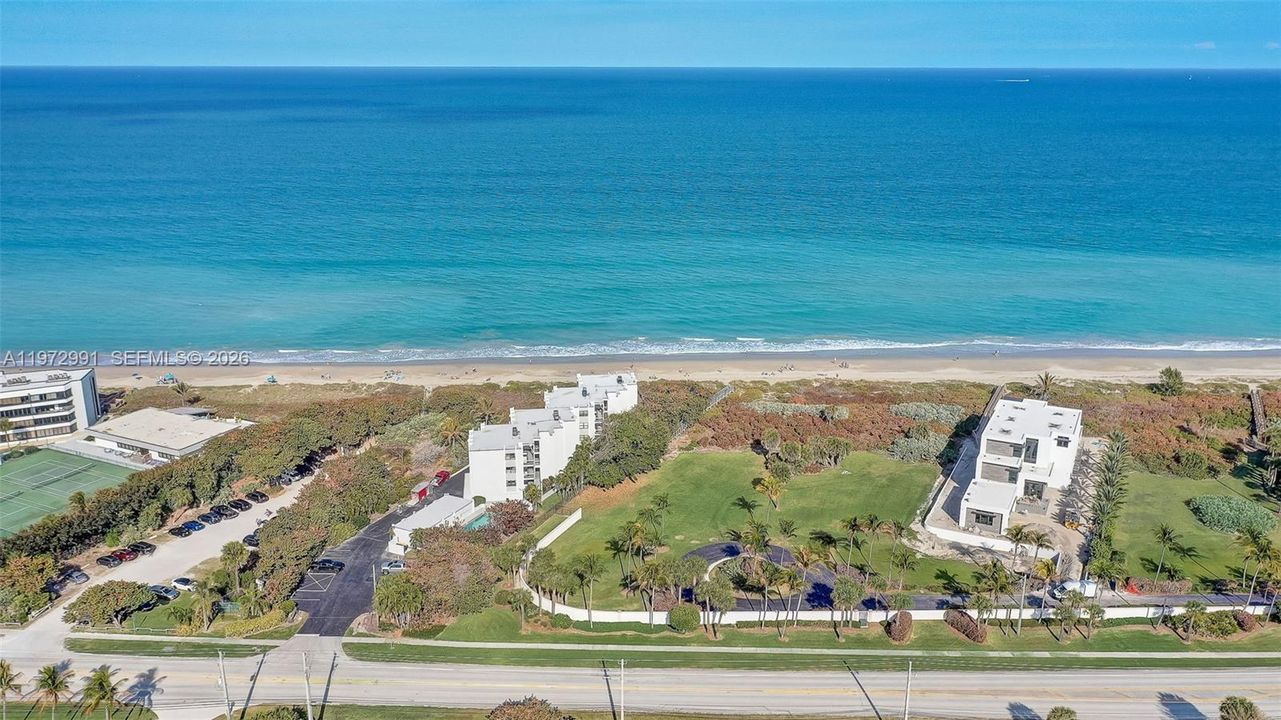 For Sale: $3,500,000 (0.95 acres)