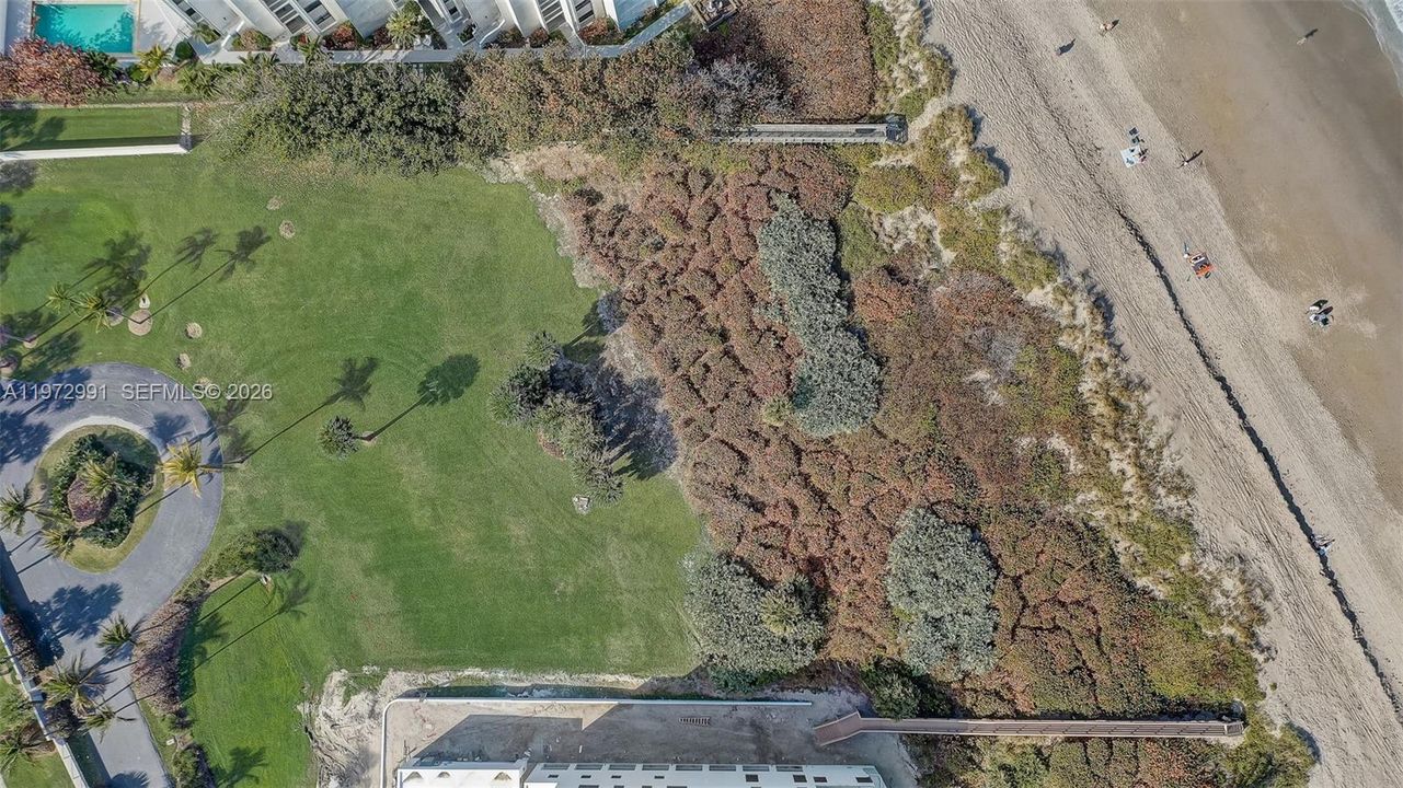 For Sale: $3,500,000 (0.95 acres)