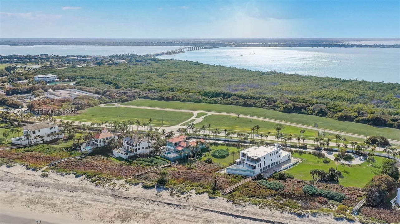 For Sale: $3,500,000 (0.95 acres)