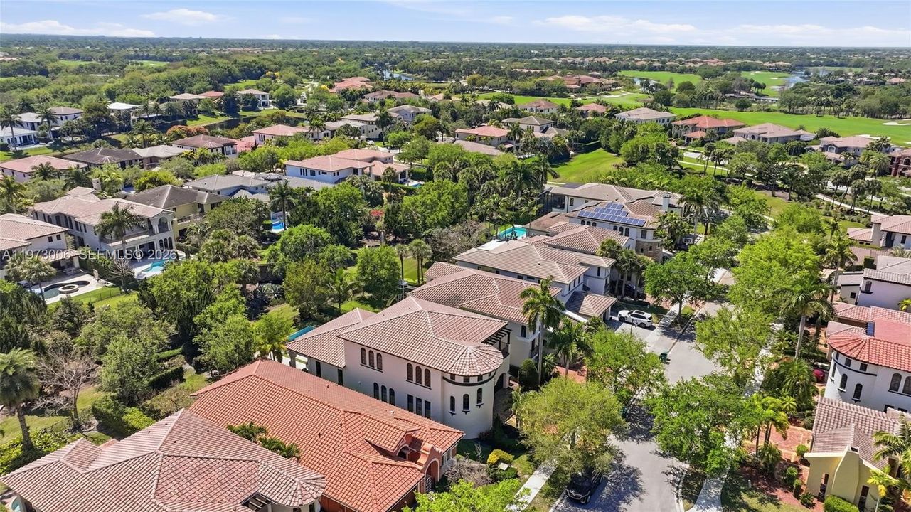 В аренду: $9,800 (5 спален, 3 ванн, 3962 Квадратных фут)