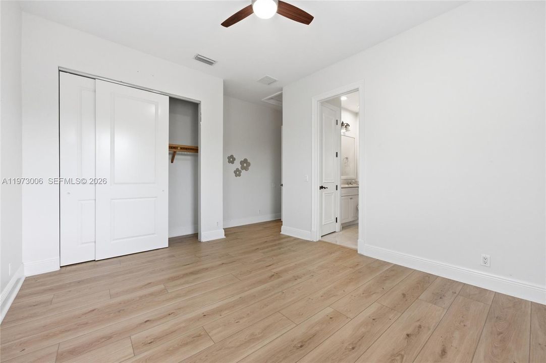 В аренду: $9,800 (5 спален, 3 ванн, 3962 Квадратных фут)