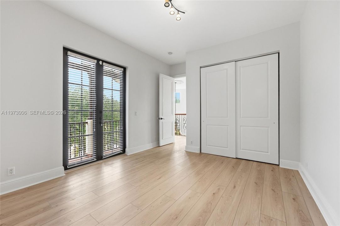 В аренду: $9,800 (5 спален, 3 ванн, 3962 Квадратных фут)
