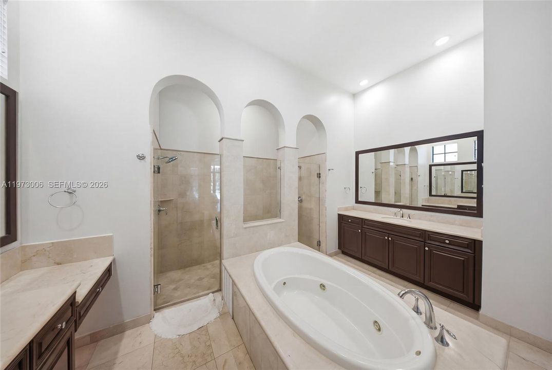 В аренду: $9,800 (5 спален, 3 ванн, 3962 Квадратных фут)