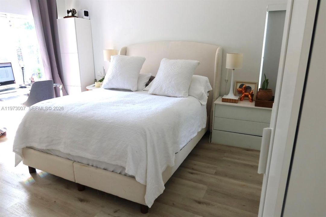 Active With Contract: $799,000 (3 beds, 2 baths, 1308 Square Feet)