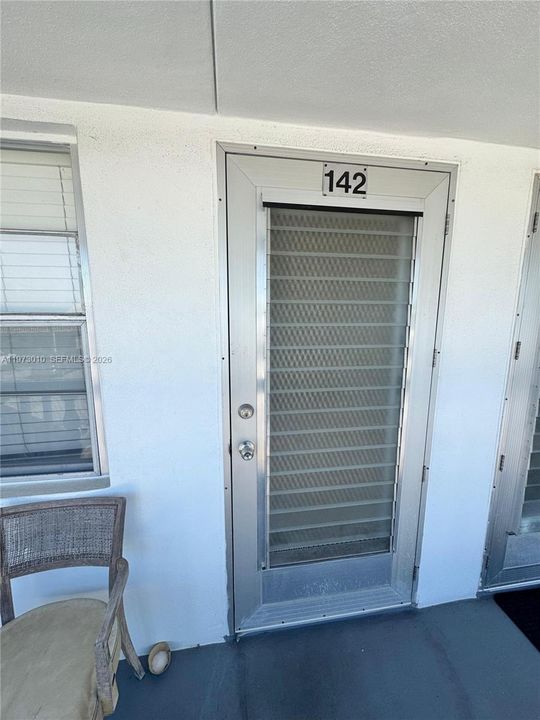 For Sale: $99,000 (1 beds, 1 baths, 570 Square Feet)