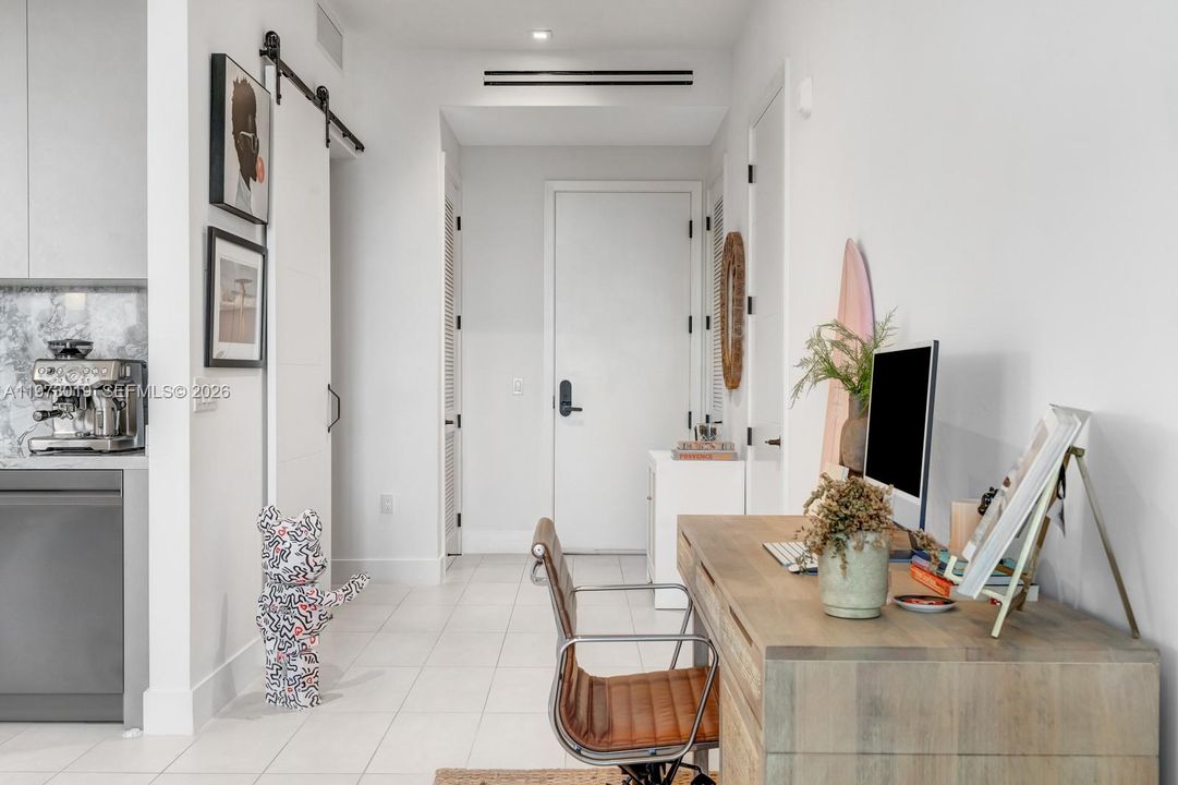 For Sale: $1,425,000 (2 beds, 2 baths, 1476 Square Feet)